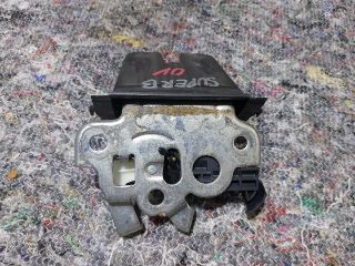 bontott SKODA SUPERB II Csomagtérajtó Zárszerkezet