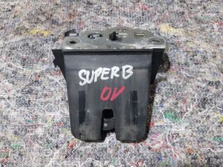 bontott SKODA SUPERB II Csomagtérajtó Zárszerkezet