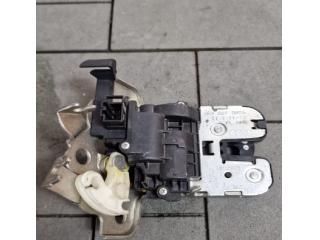 bontott SKODA SUPERB II Csomagtérajtó Zárszerkezet