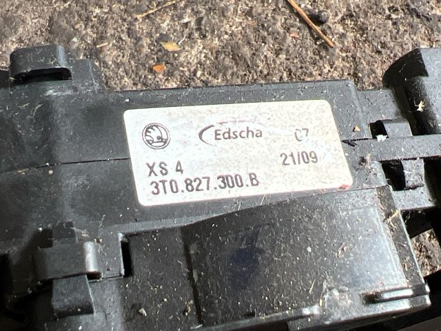 bontott SKODA SUPERB II Csomagtérajtó Zárszerkezet