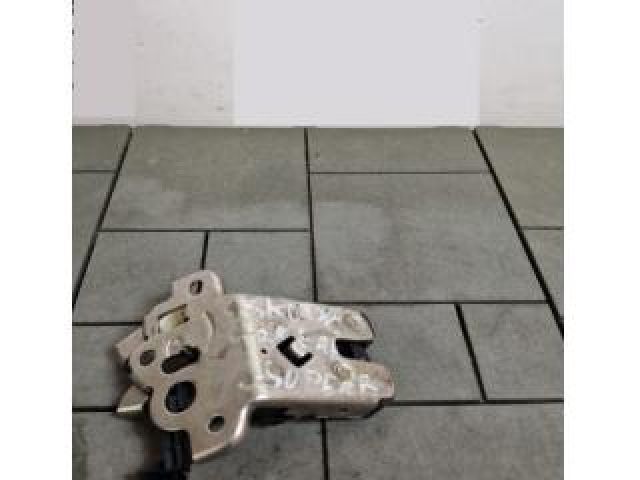 bontott SKODA SUPERB II Csomagtérajtó Zárszerkezet