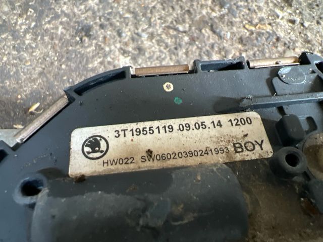 bontott SKODA SUPERB II Első Ablaktörlő Szerkezet Motorral