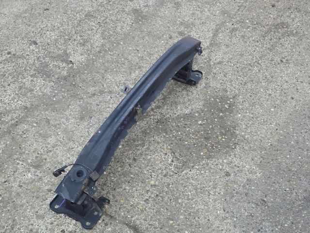 bontott SKODA SUPERB II Első Lökhárító Merevítő (Fém)