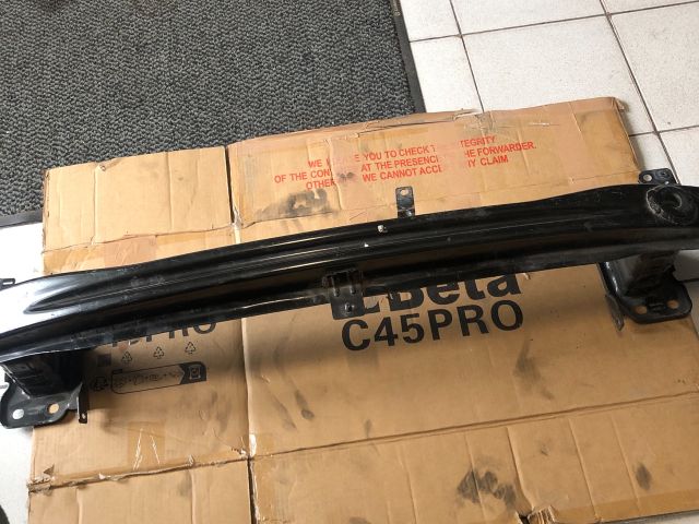 bontott SKODA SUPERB II Első Lökhárító Merevítő (Fém)