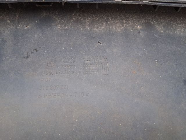 bontott SKODA SUPERB II Első Lökhárító (Részeivel)