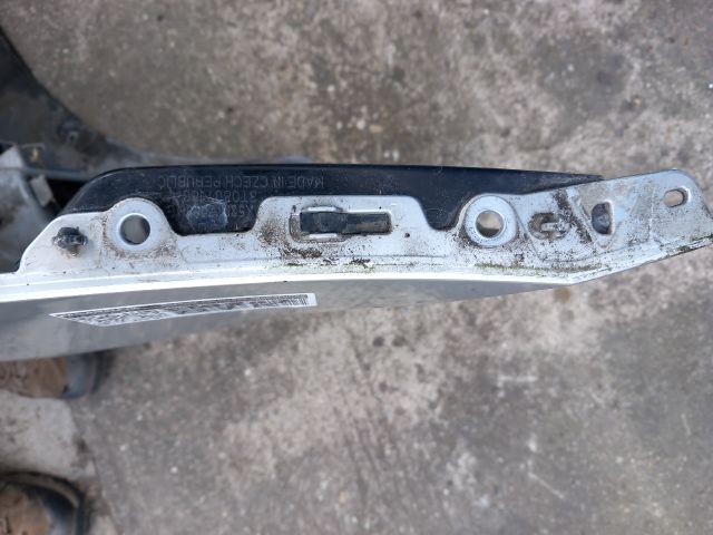 bontott SKODA SUPERB II Első Lökhárító (Részeivel)