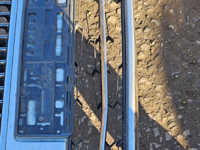 bontott SKODA SUPERB II Első Lökhárító (Részeivel)