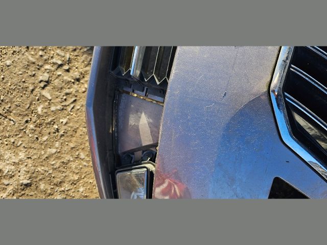 bontott SKODA SUPERB II Első Lökhárító (Részeivel)