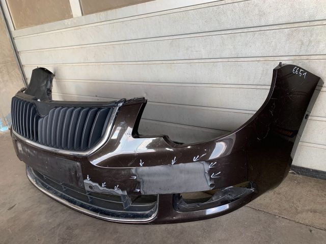 bontott SKODA SUPERB II Első Lökhárító (Üresen)