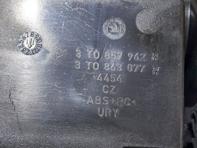 bontott SKODA SUPERB II Első Tároló Rekesz