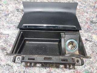 bontott SKODA SUPERB II Első Tároló Rekesz