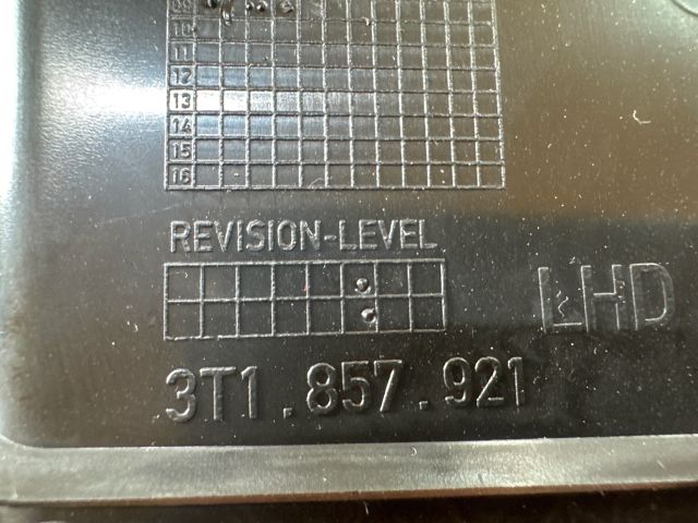 bontott SKODA SUPERB II Első Tároló Rekesz