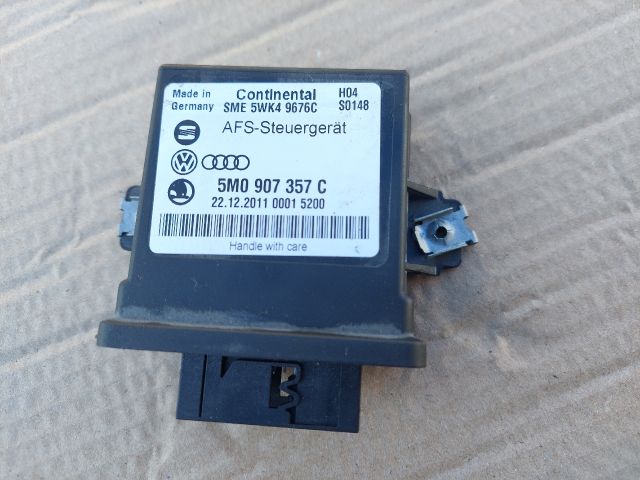 bontott SKODA SUPERB II Fényszóró Elektronika