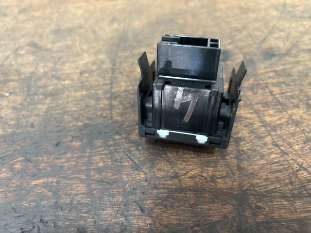 bontott SKODA SUPERB II Fényszórómagasság Állító Kapcsoló