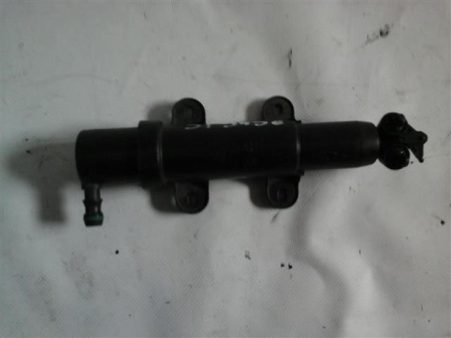 bontott SKODA SUPERB II Fényszórómosó Szivattyú