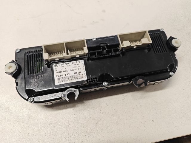 bontott SKODA SUPERB II Fűtéskapcsoló (digit klímás)