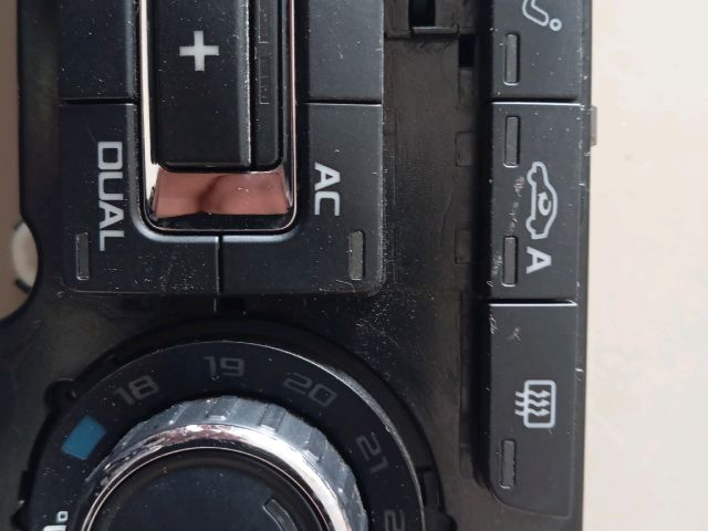 bontott SKODA SUPERB II Fűtéskapcsoló (digit klímás)