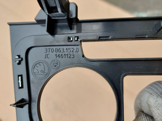 bontott SKODA SUPERB II Fűtéskapcsoló Keret