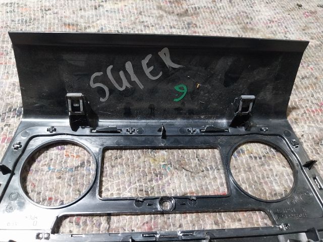 bontott SKODA SUPERB II Fűtéskapcsoló Keret