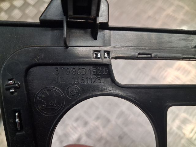 bontott SKODA SUPERB II Fűtéskapcsoló Keret