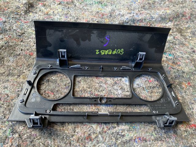 bontott SKODA SUPERB II Fűtéskapcsoló Keret