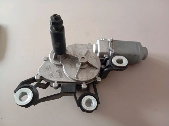 bontott SKODA SUPERB II Hátsó Ablaktörlő Motor