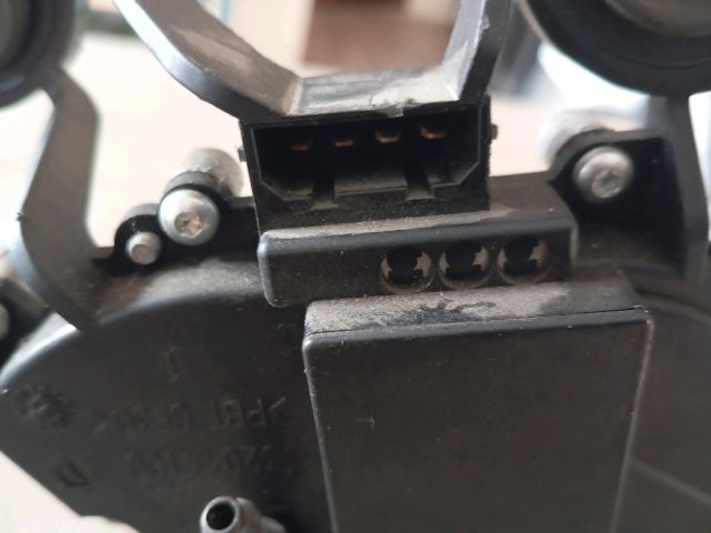 bontott SKODA SUPERB II Hátsó Ablaktörlő Motor