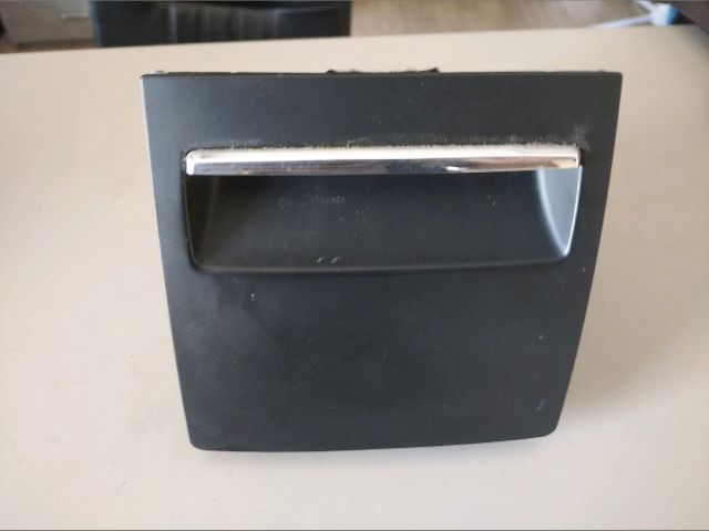 bontott SKODA SUPERB II Hátsó Hamutartó