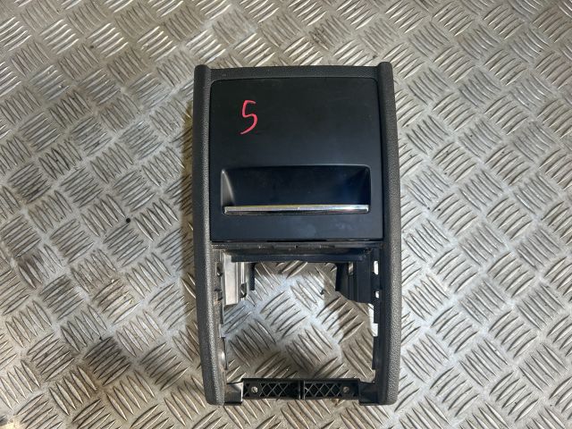 bontott SKODA SUPERB II Hátsó Hamutartó