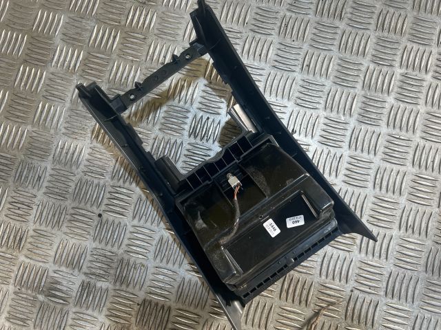 bontott SKODA SUPERB II Hátsó Hamutartó