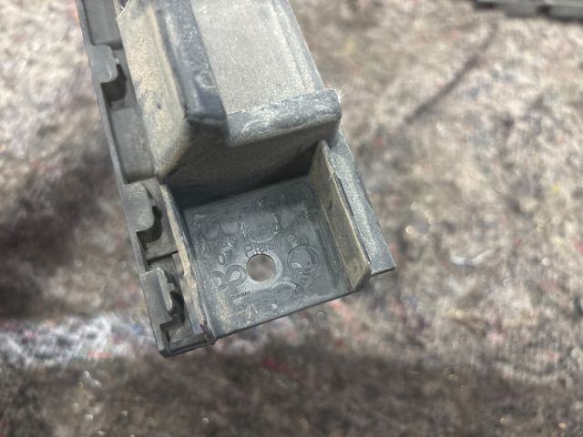 bontott SKODA SUPERB II Hátsó középső Lökhárító Tartó (Műanyag)