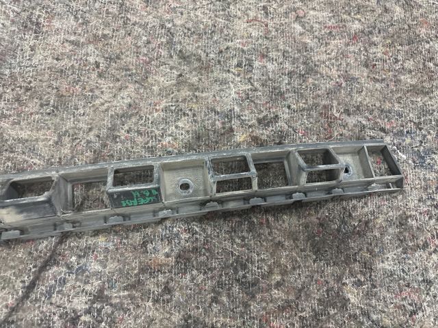 bontott SKODA SUPERB II Hátsó középső Lökhárító Tartó (Műanyag)