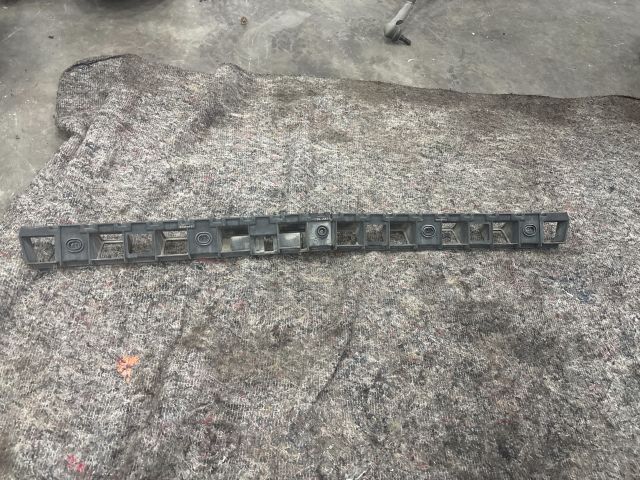 bontott SKODA SUPERB II Hátsó középső Lökhárító Tartó (Műanyag)