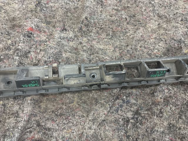 bontott SKODA SUPERB II Hátsó középső Lökhárító Tartó (Műanyag)