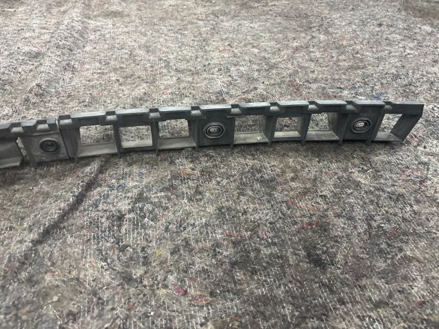 bontott SKODA SUPERB II Hátsó középső Lökhárító Tartó (Műanyag)