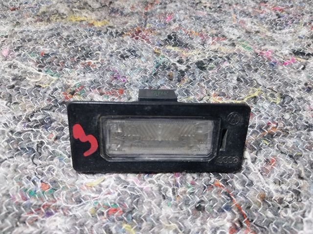 bontott SKODA SUPERB II Hátsó Rendszámtábla Világítás