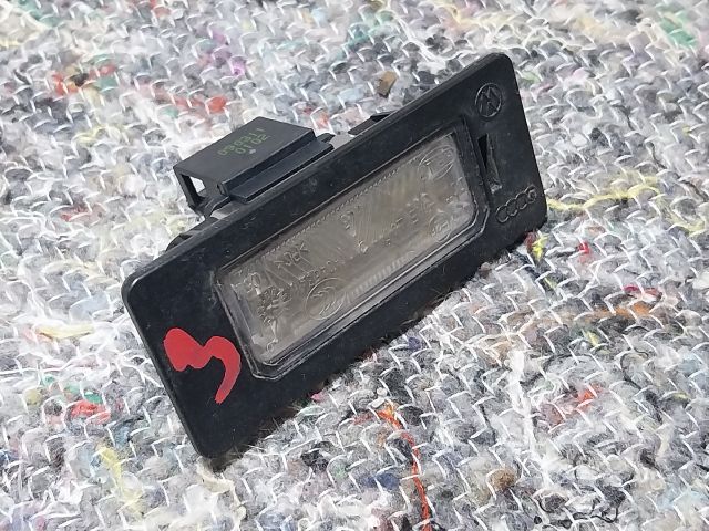 bontott SKODA SUPERB II Hátsó Rendszámtábla Világítás