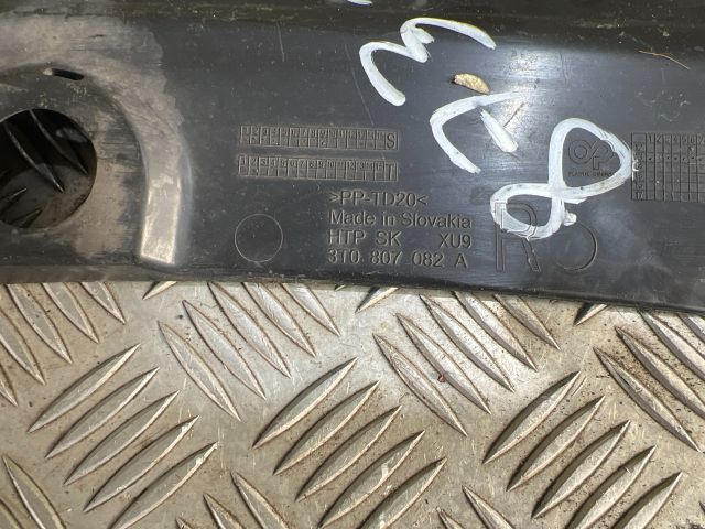 bontott SKODA SUPERB II Homlokfal Burkolat