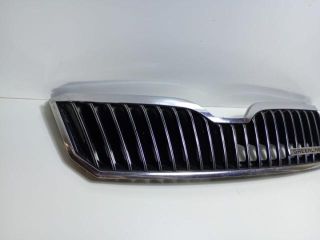 bontott SKODA SUPERB II Hűtőrács