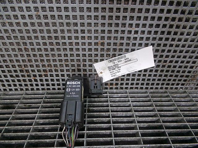 bontott SKODA SUPERB II Izzító Relé