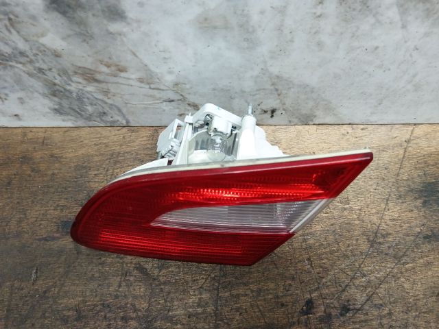 bontott SKODA SUPERB II Jobb Belső Hátsó Lámpa