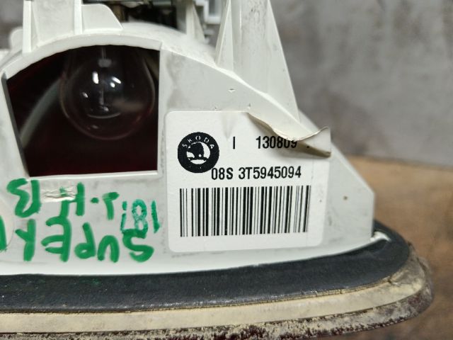 bontott SKODA SUPERB II Jobb Belső Hátsó Lámpa