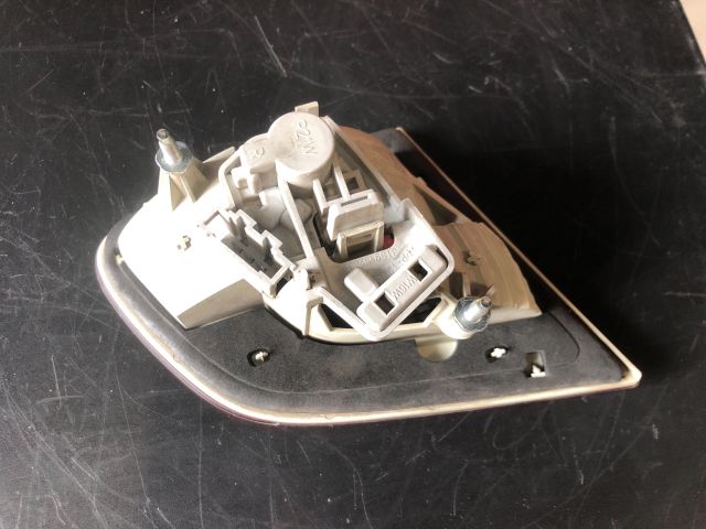 bontott SKODA SUPERB II Jobb Belső Hátsó Lámpa