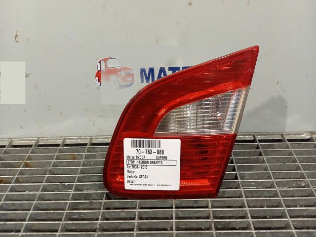 bontott SKODA SUPERB II Jobb Belső Hátsó Lámpa