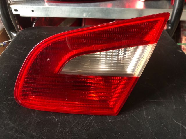bontott SKODA SUPERB II Jobb Belső Hátsó Lámpa