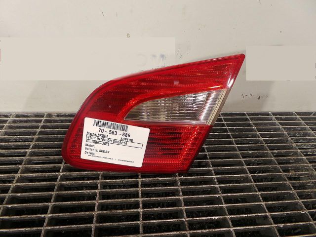 bontott SKODA SUPERB II Jobb Belső Hátsó Lámpa