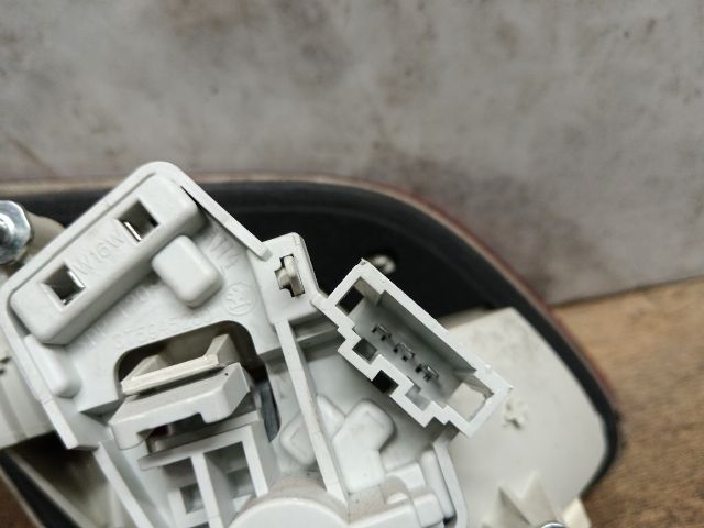 bontott SKODA SUPERB II Jobb Belső Hátsó Lámpa