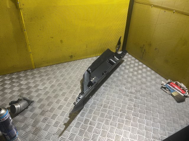 bontott SKODA SUPERB II Jobb Csomagtér Kárpit Tartó