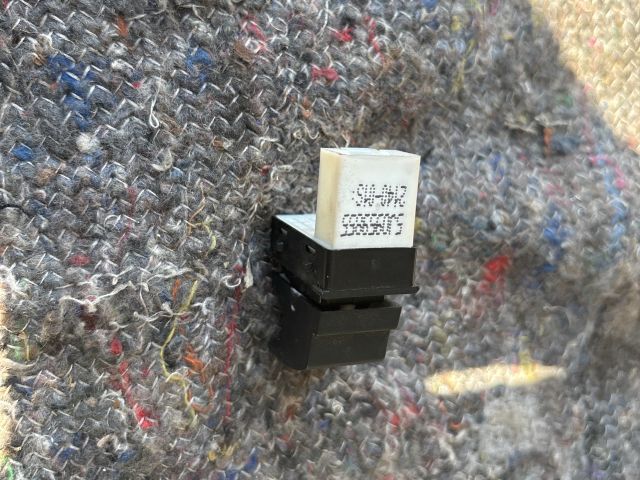 bontott SKODA SUPERB II Jobb első Ablakemelő Kapcsoló