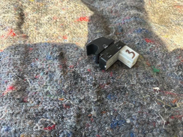 bontott SKODA SUPERB II Jobb első Ablakemelő Kapcsoló